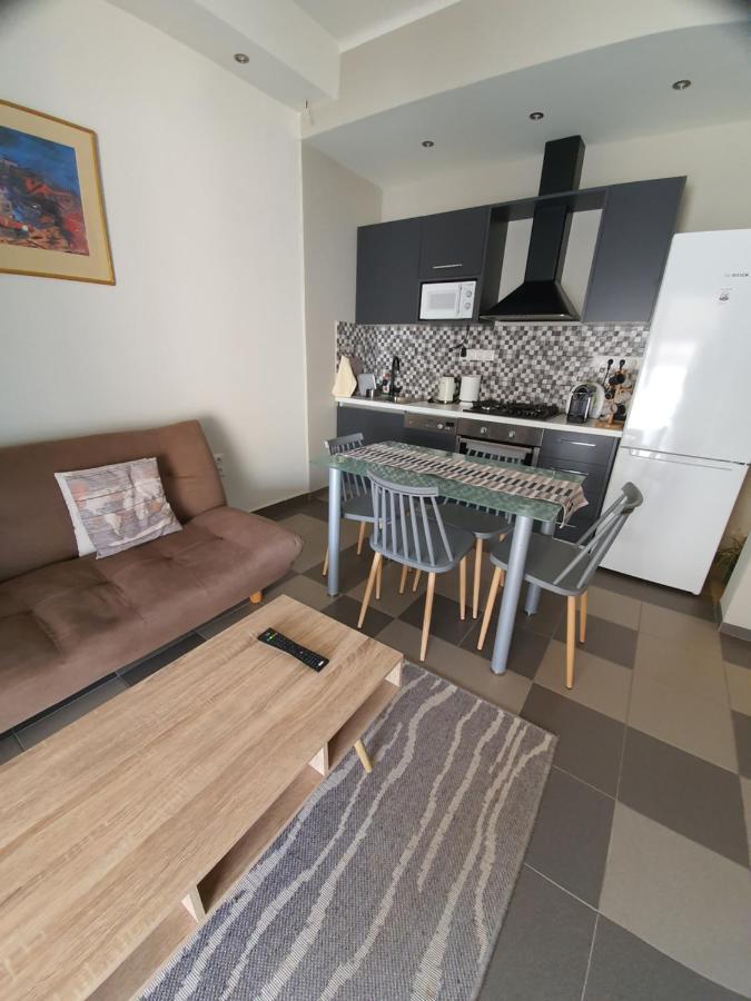 Lukas-2 B/R Luxurious Flat With Veranda Leilighet Athen Eksteriør bilde